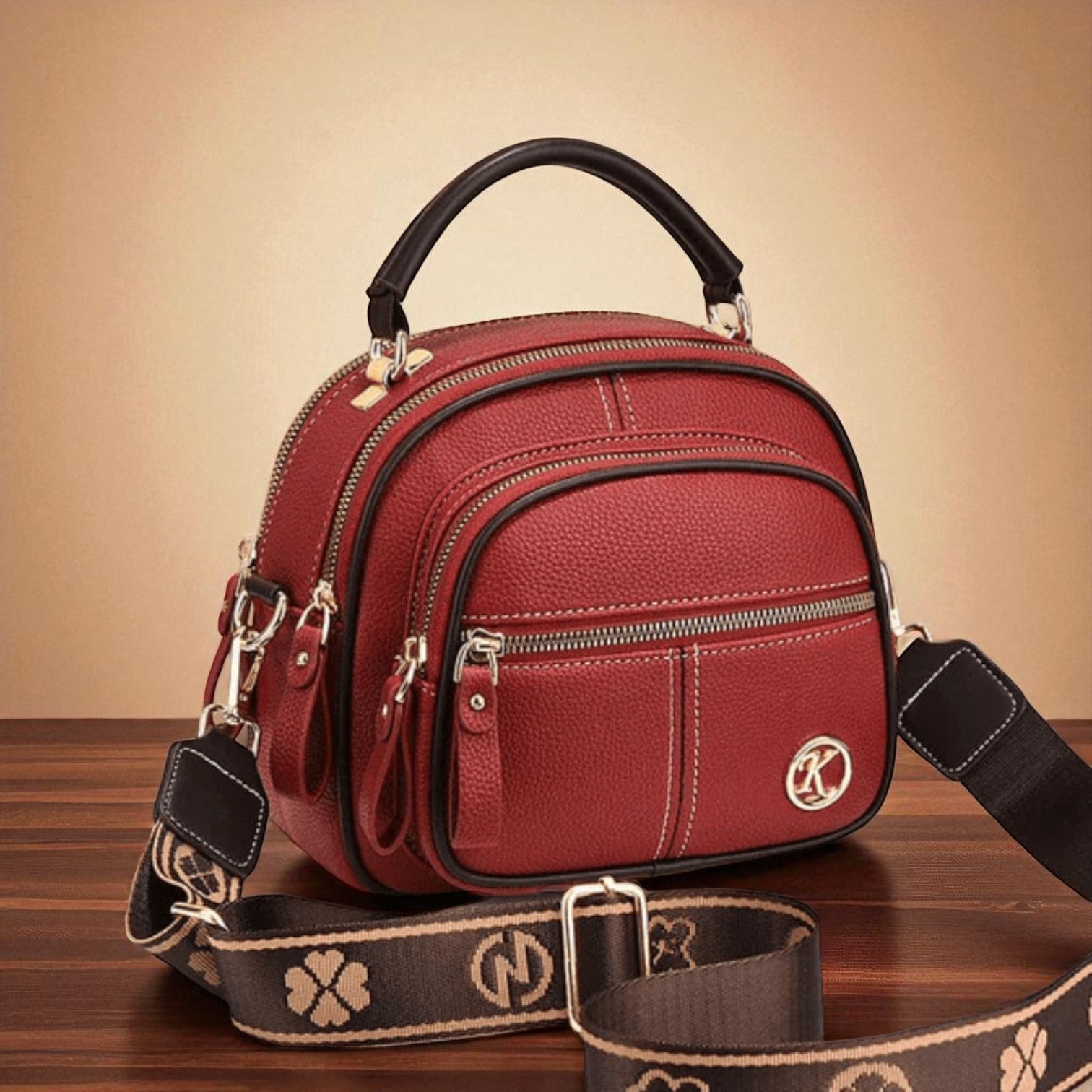 Ada · Borsa a mano