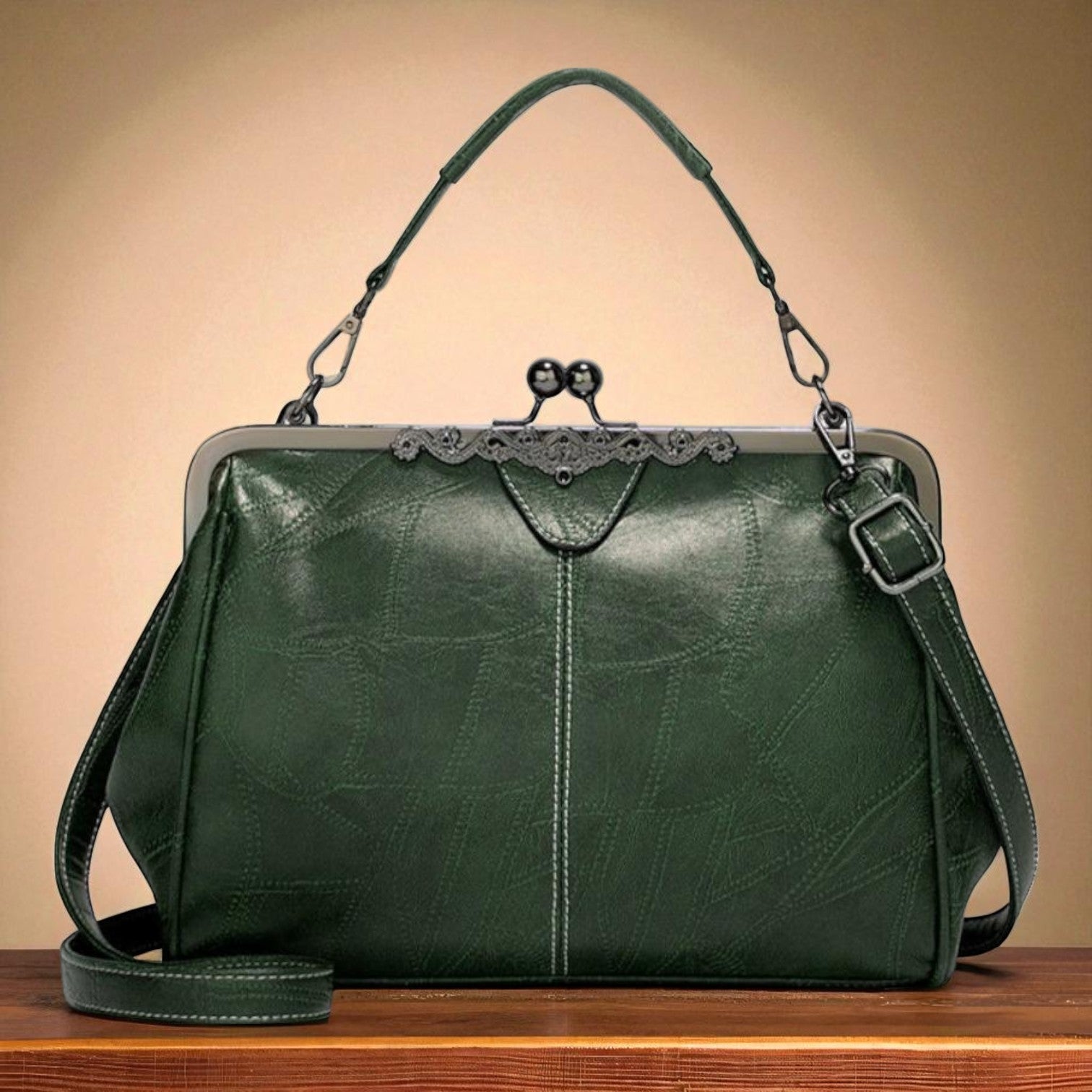 Diana · Borsa a mano con chiusura a scatto